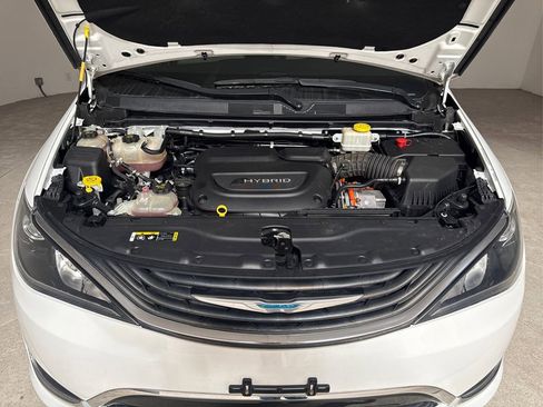 Used 2018 Chrysler Pacifica Touring Plus image 26