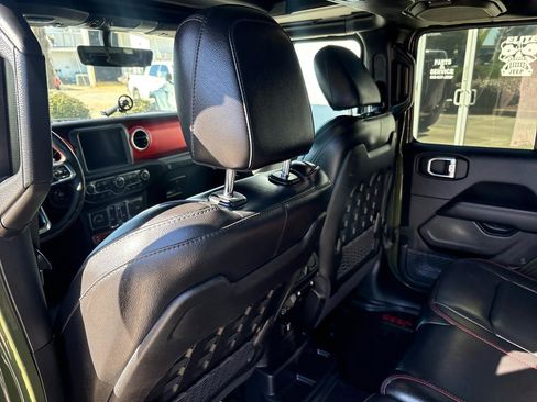 Used 2021 Jeep Wrangler Unlimited Rubicon image 18