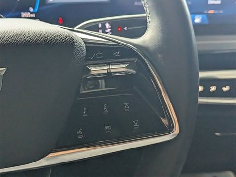 Used 2023 Cadillac Lyriq 2WD image 28