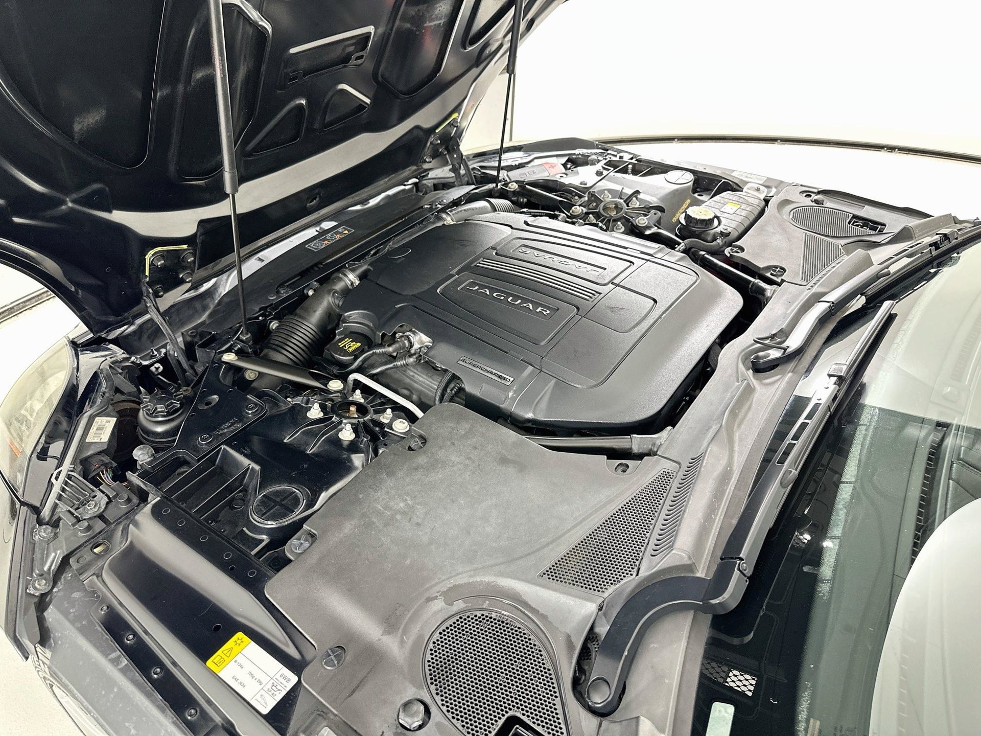 Used 2014 Jaguar F-TYPE Convertible RWD image 27