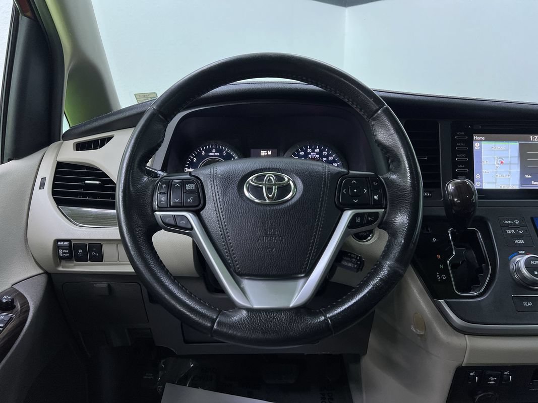 Used 2020 Toyota Sienna XLE w/ XLE Navigation Package FWD image 18