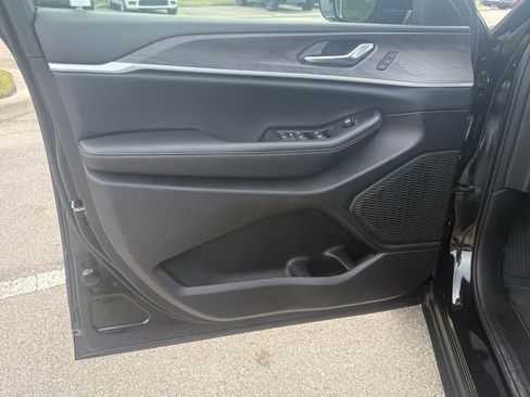 New 2025 Jeep Grand Cherokee L Limited image 44