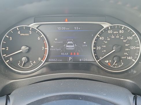 Used 2024 Nissan Altima 2.5 SR FWD image 13