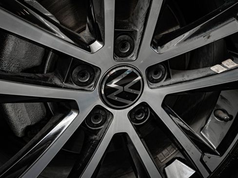 Used 2025 Volkswagen Jetta Sport image 8