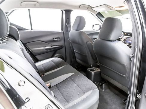 Used 2019 Nissan Kicks SV FWD image 33