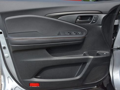 Used 2025 Honda Ridgeline TrailSport image 10