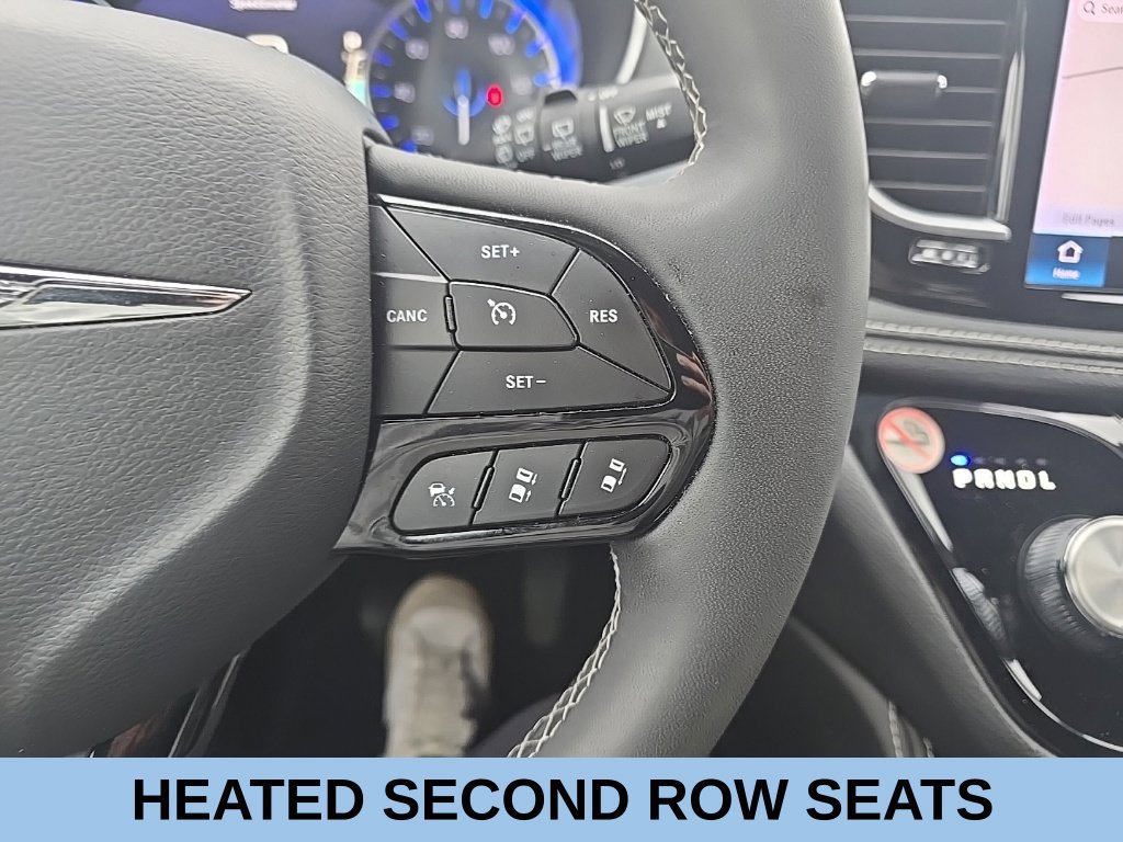 Used 2025 Chrysler Pacifica Limited FWD image 23