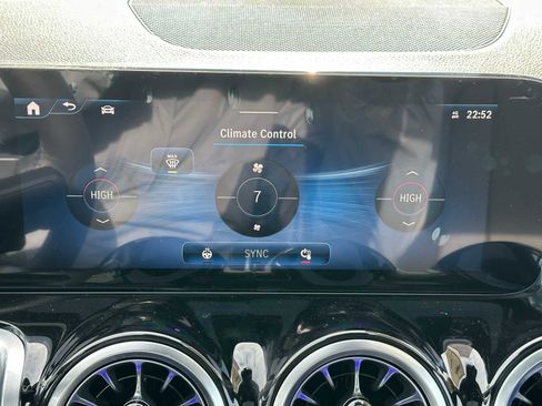 New 2026 Mercedes-Benz GLB 250 4MATIC image 26