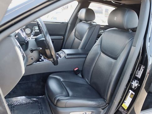 Used 2015 Rolls-Royce Ghost RWD image 35