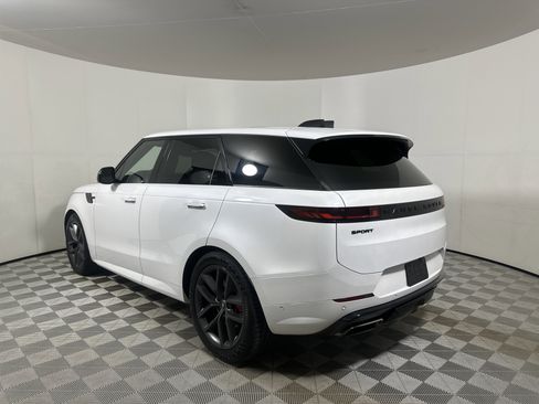 Used 2024 Land Rover Range Rover Sport Dynamic SE image 5