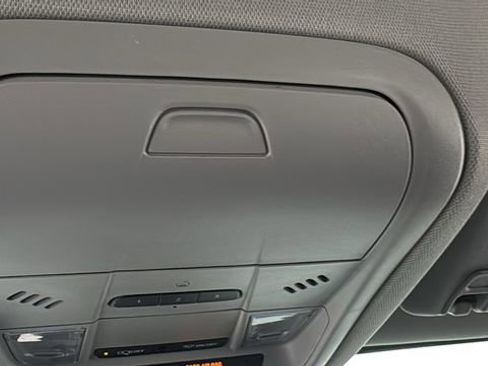 Used 2023 GMC Acadia AT4 image 33