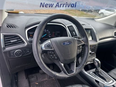 Used 2018 Ford Edge Titanium w/ Equipment Group 301A image 12