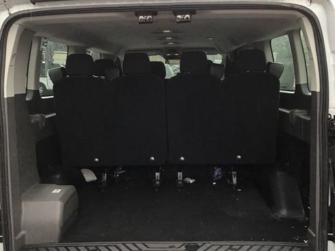 Used 2023 Ford Transit 350 XLT image 5