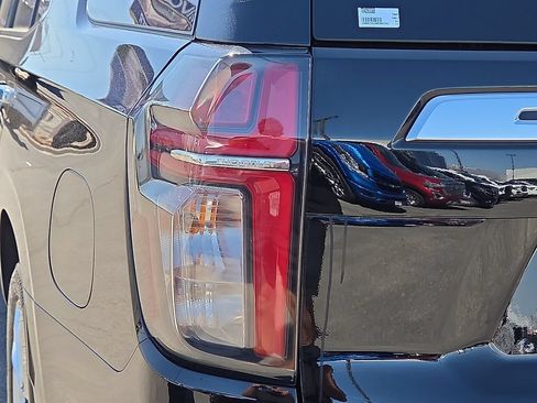 Used 2024 Chevrolet Tahoe High Country AWD/4WD image 9