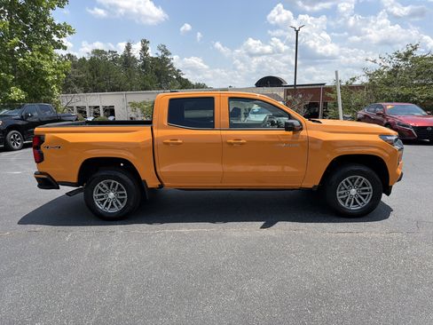 Used 2026 Chevrolet Colorado LT w/ LT Convenience Package AWD/4WD image 4