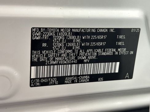 Used 2025 Toyota RAV4 XLE AWD/4WD image 30
