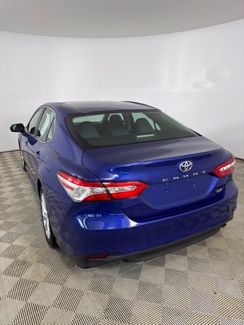 Used 2018 Toyota Camry LE FWD image 2