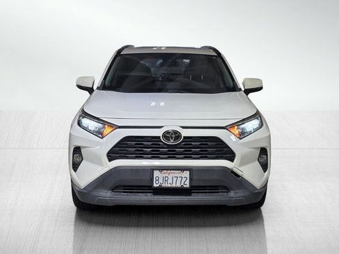 Used 2019 Toyota RAV4 XLE image 2