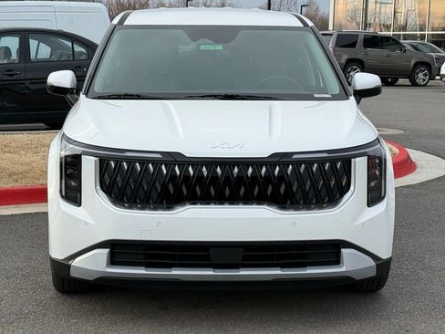 New 2026 Kia Carnival FWD image 2