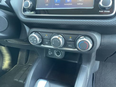 Used 2024 Nissan Kicks S image 25