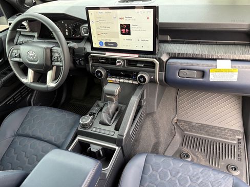 New 2026 Toyota 4Runner Platinum image 11