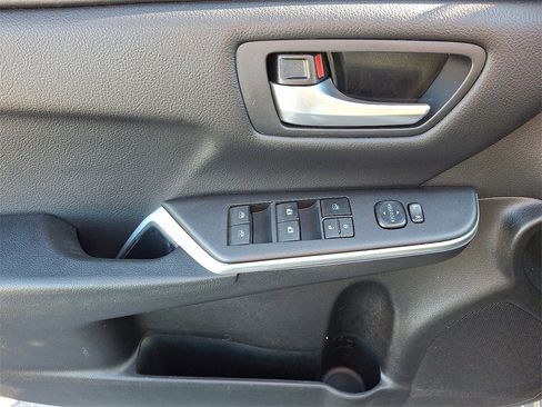 Used 2017 Toyota Camry XSE image 14