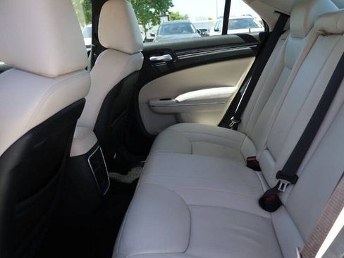 Used 2022 Chrysler 300 Touring L AWD/4WD image 17