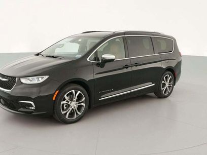 New 2026 Chrysler Pacifica Pinnacle