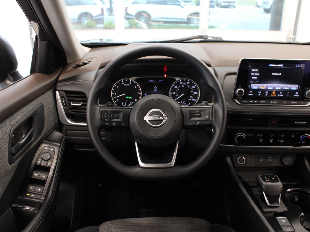 Used 2023 Nissan Rogue S FWD image 19