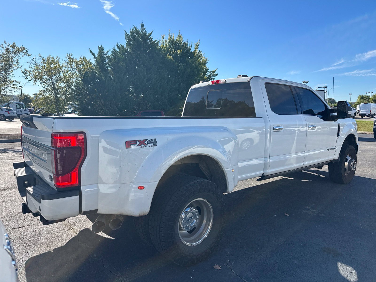 Used 2022 Ford F350 Platinum AWD/4WD image 4
