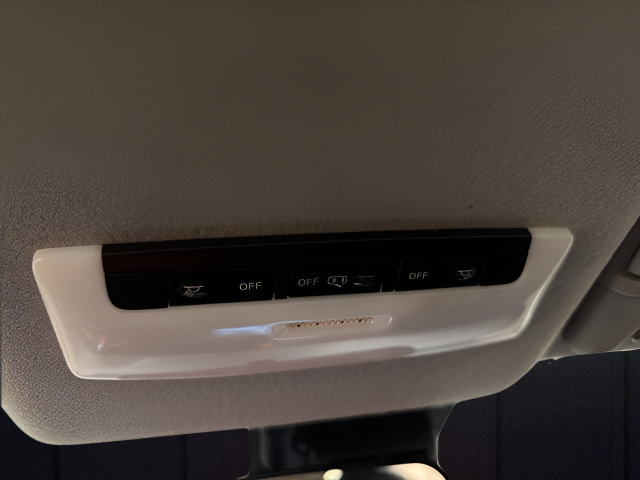 Used 2024 Nissan Versa S FWD image 23