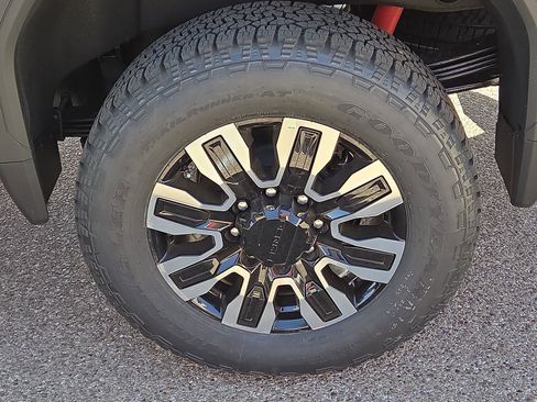 New 2026 GMC Sierra 2500 Denali Ultimate w/ LPO, Black Badging Package AWD/4WD image 8