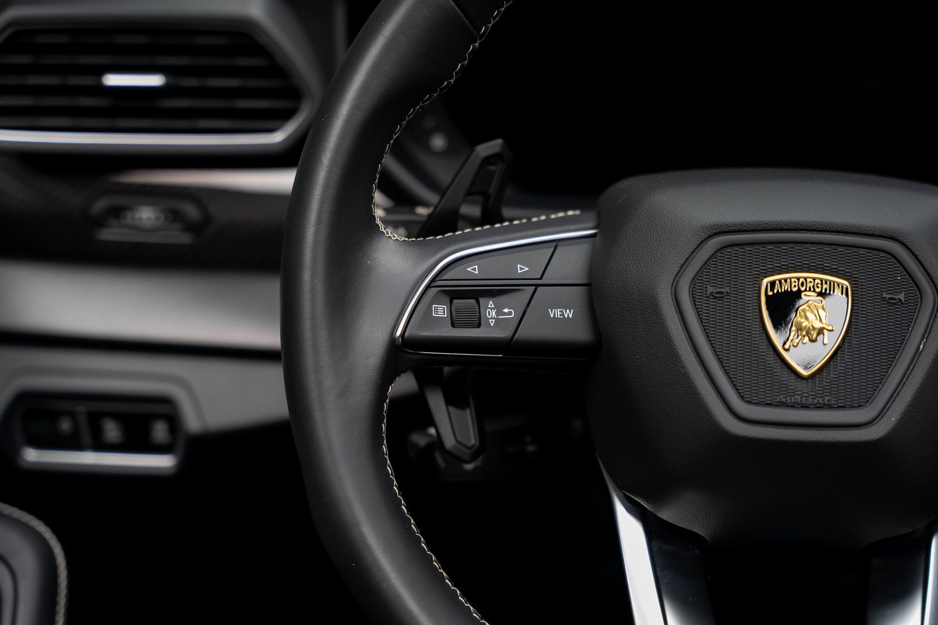 Used 2024 Lamborghini Urus S AWD/4WD image 44