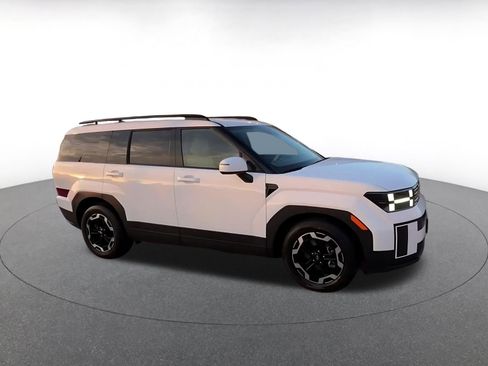 Used 2025 Hyundai Santa Fe SEL image 2