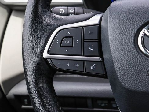 Used 2021 Toyota Sienna XLE w/ XLE Plus Package FWD image 24