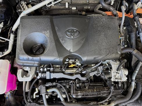 Used 2022 Toyota RAV4 LE image 38