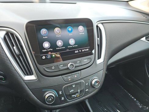 Used 2020 Chevrolet Malibu LS image 24