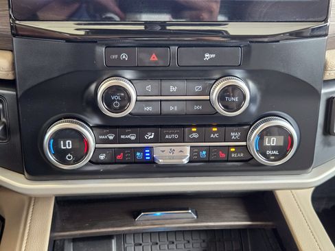 Used 2024 Ford Expedition Max Limited RWD image 14