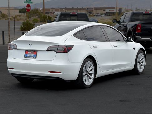 Used 2021 Tesla Model 3 Standard Range Plus RWD image 5