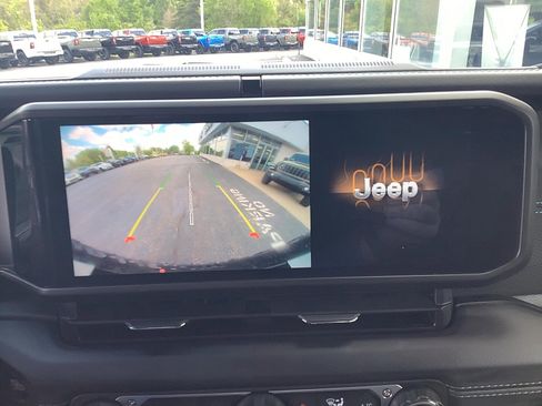 Certified 2025 Jeep Wrangler Unlimited Rubicon 4xe w/ Safety Group AWD/4WD image 13