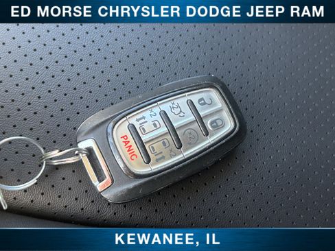 Used 2024 Chrysler Pacifica Touring-L FWD image 31