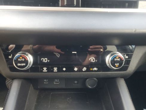 Used 2024 Mitsubishi Outlander SE image 26