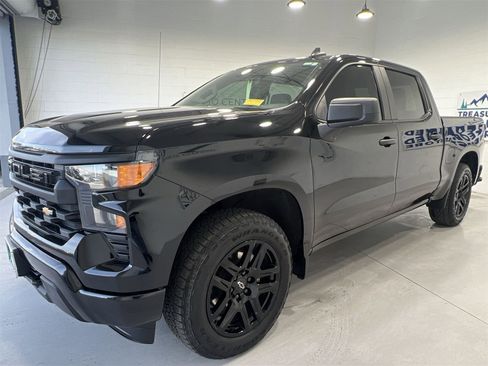 Used 2022 Chevrolet Silverado 1500 Custom image 4