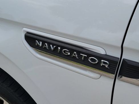 Certified 2022 Lincoln Navigator L Reserve RWD image 8