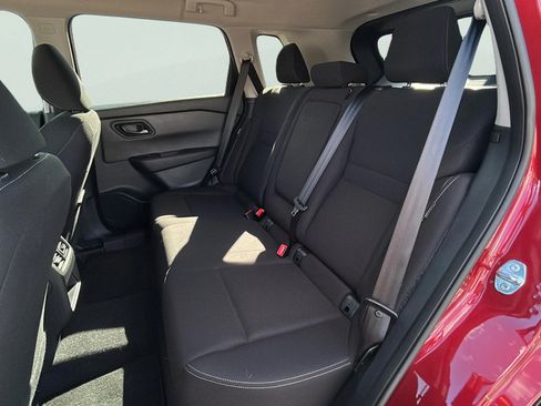 Used 2025 Nissan Rogue S FWD image 17