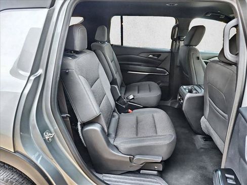 Used 2024 Chevrolet Traverse LT FWD image 21