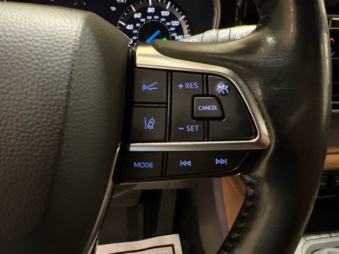 Used 2021 Toyota Highlander Platinum image 29