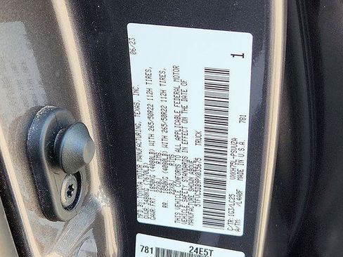 Certified 2023 Toyota Tundra Capstone AWD/4WD image 26