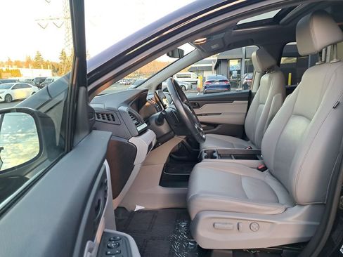 Used 2018 Honda Odyssey Touring image 11