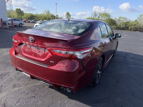 Used 2018 Toyota Camry SE FWD image 7